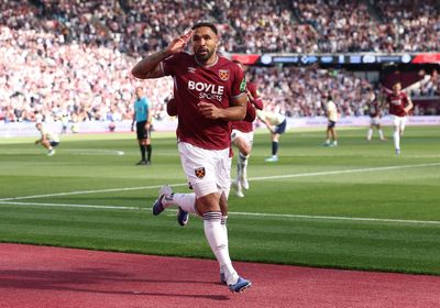 West Ham 2-1 Everton: Callum Wilson nets stoppage-time winner as Hammers remain above relegation zone