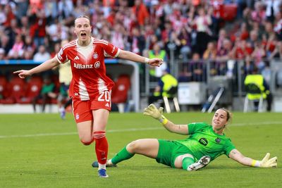 Franziska Kett scores and sees bizarre red as Bayern hold Barcelona in Women’s Champions League