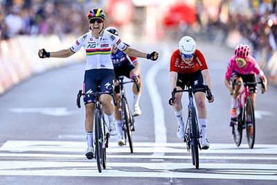 'It hurts, a lot' - Defending champion Kim Le Court-Pienaar forced to watch career-defining Liège-Bastogne-Liège from the sidelines