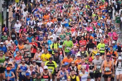 Celebrities among the 59,000 participants running the London Marathon