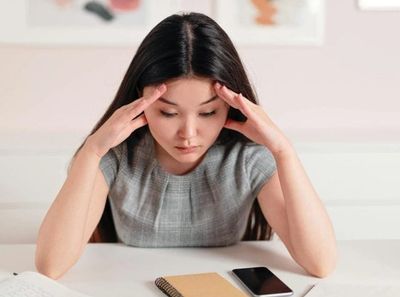 6 Signs You’re Being Slowly Isolated — And Why Women Miss Them