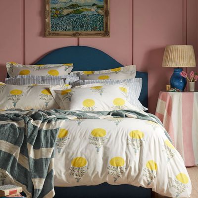 Sorry stripes, woodblock florals are this spring's biggest bedding trend – and I'm not surprised this look is selling out fast