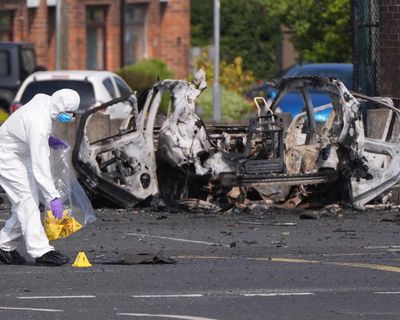 New IRA suspected over car explosion outside Belfast police station