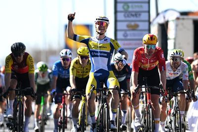 Tour of Turkey: Tom Crabbe storms to third win of the season in messy stage 1 sprint