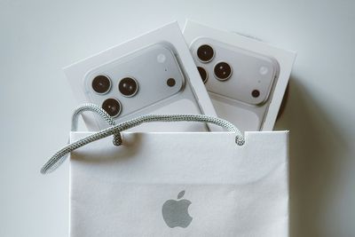 EU Wants Replaceable Smartphone Batteries — But iPhones May Qualify for an Exemption