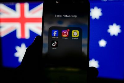 Two thirds of Australian teens still using social media despite under-16s ban