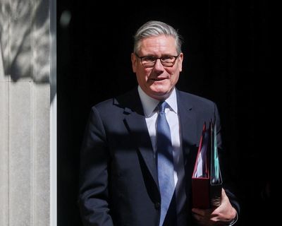 No 10 publishes previously confidential memo to refute claim that Starmer misled MPs over Mandelson appointment – as it happened