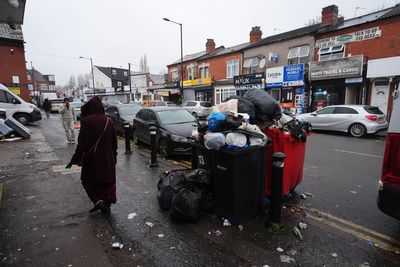 Deal ‘within sight’ to end Birmingham bin strike