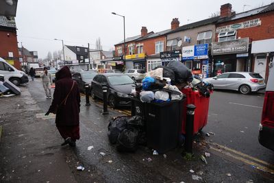 Deal ‘within sight’ to end Birmingham bin strike