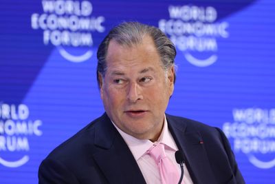 Salesforce CEO Marc Benioff says AI won't kill entry-level jobs. He’s hiring 1,000 new grads to prove it