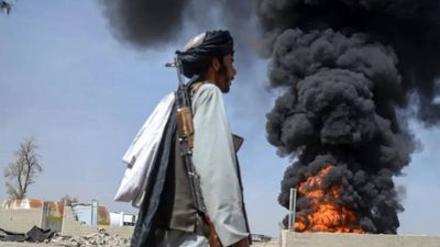 Six Pakistani soldiers killed, one captured amid fresh Taliban-Pakistan border clashes