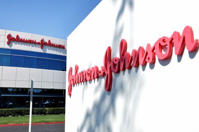 Johnson & Johnson Plans to Sell Prescription Drugs to TrumpRx in Cost-Reduction Push