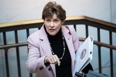 Bipartisan bill would study maternal health-violence link