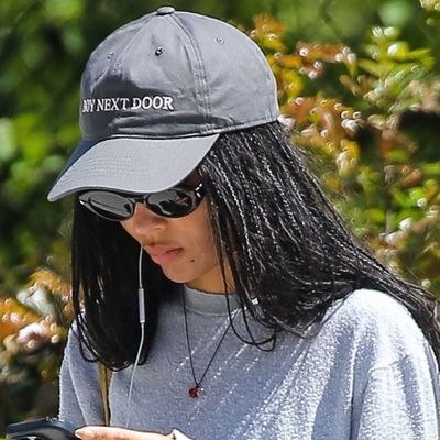 Zoë Kravitz's Engagement Ring From Harry Styles Matches Her Minimalist Closet—With a Maximalist Valuation