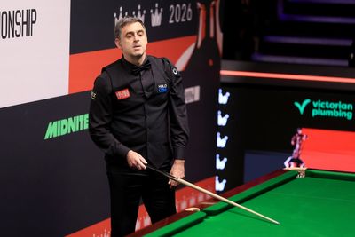 Ex-champion hits out at Ronnie O’Sullivan’s choice of chalk at World Snooker Championship