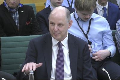 Former top civil servant says Starmer knew risks of ‘toxic, hot potato’ Epstein-Mandelson relationship