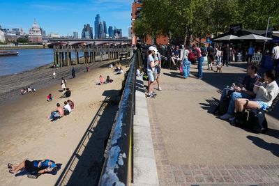 UK population growth set to slow due to reduced migration and lower fertility rates