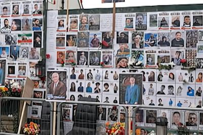 Counter terror police investigate suspected arson on memorial wall in London