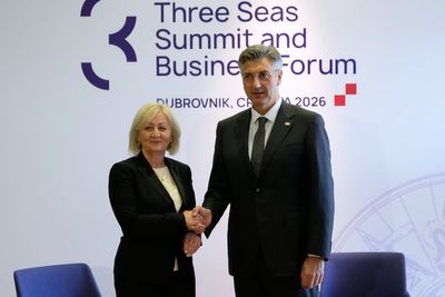 Croatia, Bosnia sign pipeline deal to reduce dependency on Russia