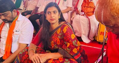 Tamil Actor Kasturi Shankar Criticises India’s Business Environment, Sparks Online Debate