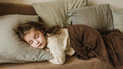Childcare worker puts kids to sleep, then walks up to 3 and 4-year-old and slaps them