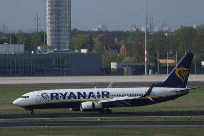 Ryanair boss vows not to impose jet fuel surcharges or raise air fares for customers