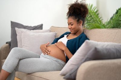 New Orleans program does free house calls for new mothers. It’s saving many from going over a postpartum ‘cliff’