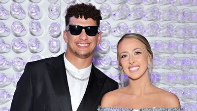 Patrick and Brittany Mahomes’ Vertical Tree Garden Sets the Standard for Natural Screening – It Redefines Architectural Landscaping for 2026