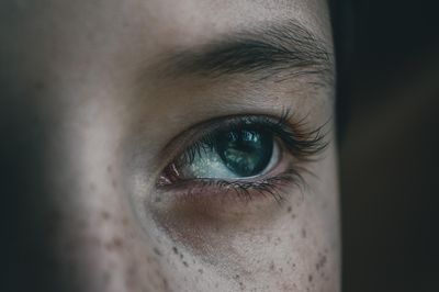 Why Some People Taste Words and Hear Colors: The Hidden Neuroscience of Synesthesia and Cross Wired Senses