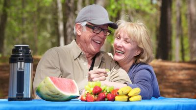 How Much the Average Retiree Spends Yearly: Middle Class vs. Upper Class