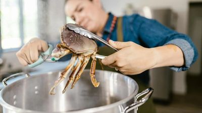 Man spent $180 on a seafood boil from Facebook Marketplace in Atlanta. Then he went completely silent: ‘That’s weird’