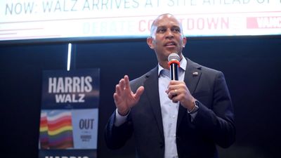 Hakeem Jeffries mocks Donald Trump’s team for whining after he turned their own words against them