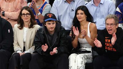 Why Tina Fey Was the Absolute Best Celeb Sighting During Knicks’ Win Over Hawks at MSG