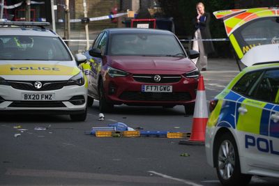 Met police defend ‘brave’ officers who arrested Golders Green stabbing suspect after viral video