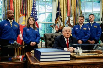 Trump floats going on next moon mission with Artemis crew in Oval Office