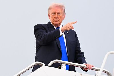 Trump compares Comey’s seashell ‘threat’ to a mob hit in Oval Office rant