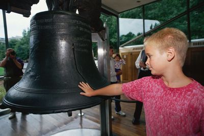 A Once-in-a-Lifetime Summer: 7 Historic Trips to Take With Your Grandkids for America’s 250th