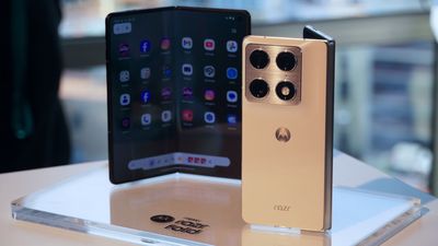 Motorola's Razr Fold finally has a price: It's cheaper than the Galaxy Z Fold 7