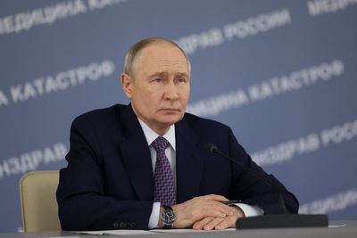 Trump claims Ukraine is ‘militarily defeated’ after phone call with Putin over ceasefire