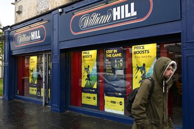 William Hill owner to close 270 shops despite takeover talks