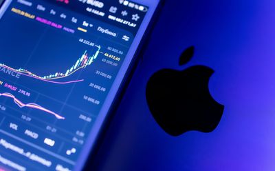 Apple's 'Forgotten' Co-Founder Walked Away For $800 — Opens Up On Exit That Cost Him $400 Billion