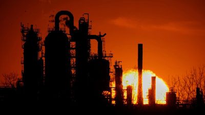 Nations move fossil fuel debate from pledges to strategies in Colombia