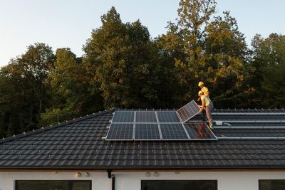 Thousands more Britons install solar panels as Iran war sends fossil fuel prices soaring sky-high