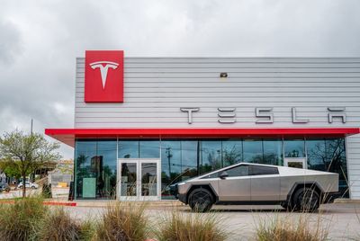 Tesla’s Semi truck finally enters high-volume production