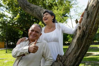 Why Some Bonds Feel Strong Without Effort