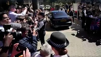 UK PM Starmer jeered by crowd on arrival at scene of stabbing of two Jewish men
