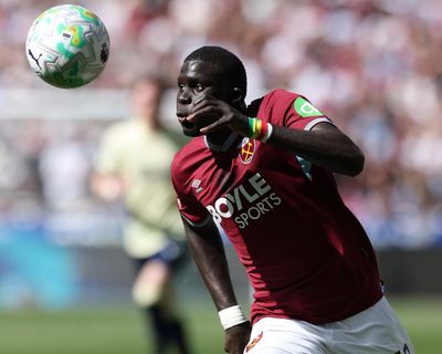 Manchester United target West Ham’s Diouf and confirm new Mainoo contract