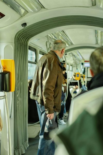 Illinois Seniors Could Lose Free Chicago Transit Benefits If They Don’t Enroll in This Program