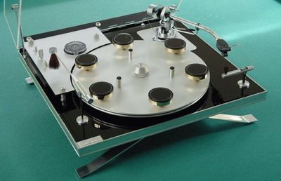 15 of the very first turntables from iconic hi-fi brands