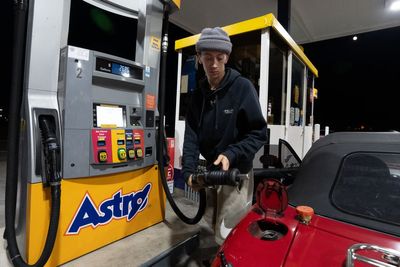 High oil prices due to the Iran war weigh on everything from the gas pump to consumer goods
